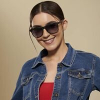VINCENT CHASE EYEWEAR By Lenskart | Full Rim Wayfarer Branded Latest and Stylish Sunglasses | Polarized and 100% UV Protected | Men & Women | Large | VC S11113 (Color:-Black/Lens Blue)-Pack of 1 - Image 2