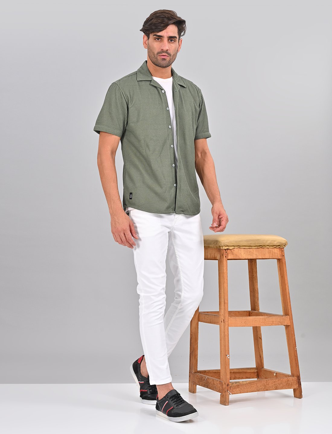 Stylofy Men Regular Fit Knitted Shirt with Short Sleeves